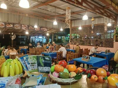 HUG LANTA Restaurant