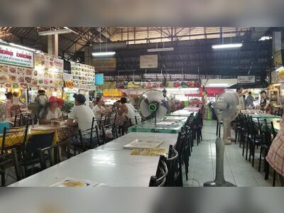 Mae Wilai Night Market