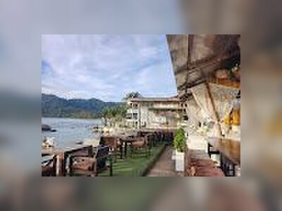 Seaside Bar & Restaurant