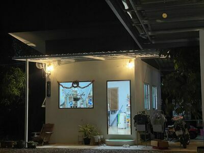 Salon Cafe