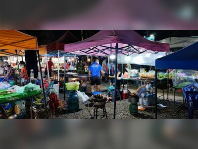 Moo Si Market