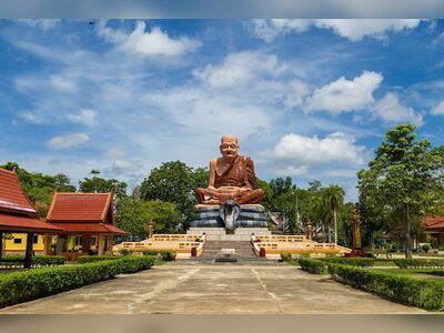 Wat Mahathat Vajiramongkol (Wat Bang Thong)