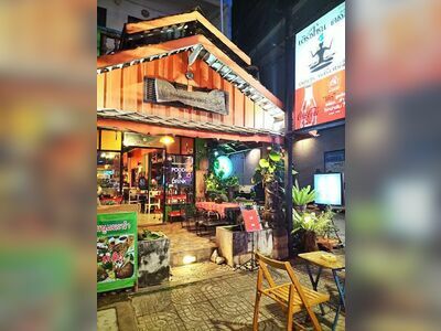 Earthzone Restaurant / Thai Vegetarian & Vegan
