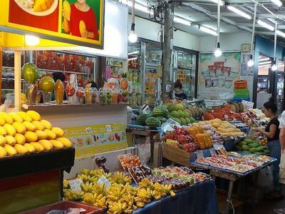 Mae Wilai Night Market