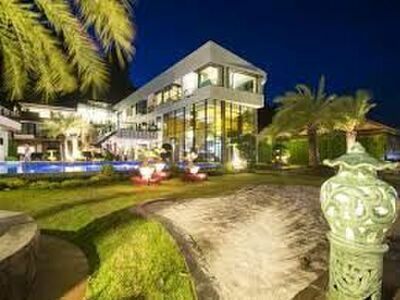 Phi Phi Nice Beach Hotel Hip