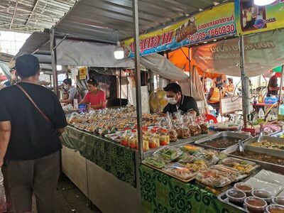 Chao Phrom Market