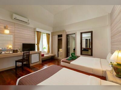 Nakara Long Beach Resort