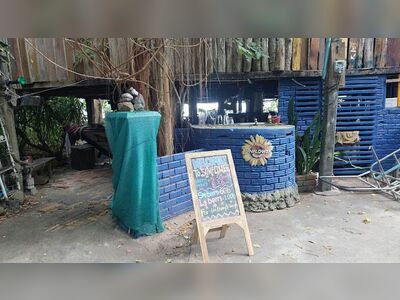 Sunflower Beach Bar
