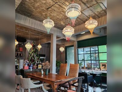 Lek's Mother''s Restaurant