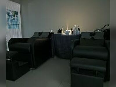 Kwan's Hair Studio