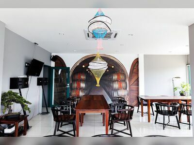 Lek's Mother''s Restaurant