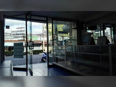 Dr. Surasak Eye Clinic