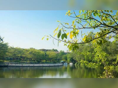 Vajirabenjatat Park (Rot Fai Park)