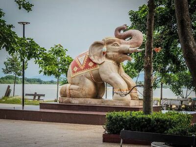 King Taksin Memorial (King Taksin Shipyard)