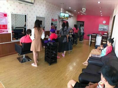 Lucky Salon Hair Care, Sukhothai