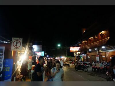 Pai night market