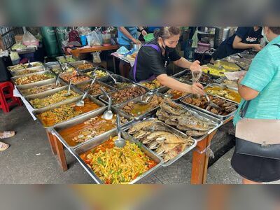 Nam Phu Floating Market