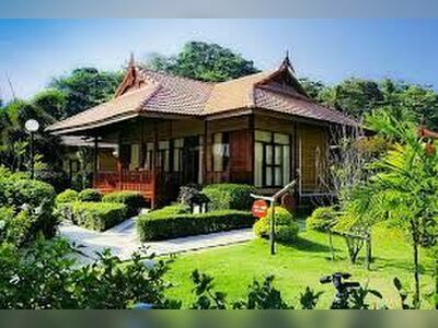 P. P. Erawan Palms Resort