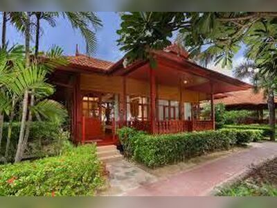 P. P. Erawan Palms Resort