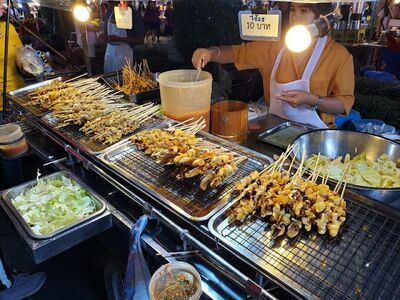 Thong Si Mueang Night Market
