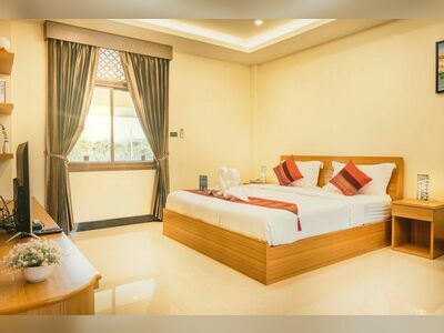 Au Place Hotel