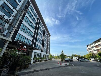 Sans Hotel Ratchaburi