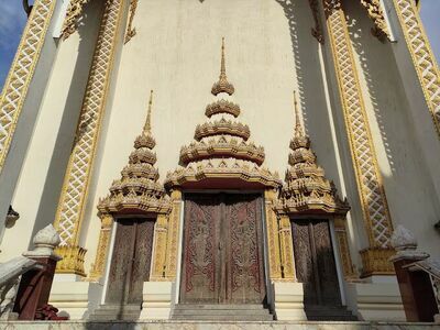 Wat That Phra Aram Luang