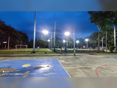 Na Muen Ratch Public Park