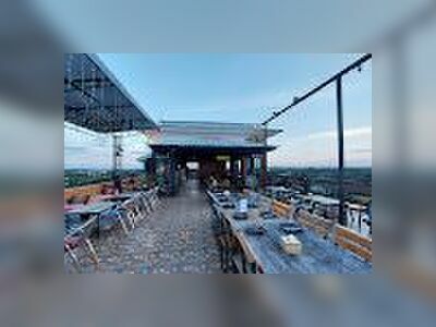 Chomkhong Sky View Bar