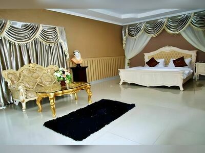 The Grand Amazon Hotel