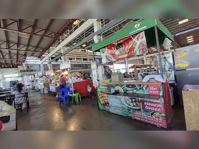 Ubon Charoen Sri Market