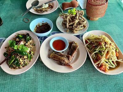 Sang Phee Nong (Dinosaur Restaurant)