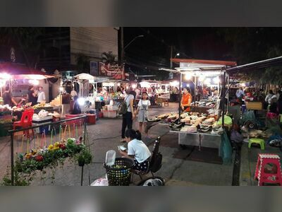 Wat Buraph Night Market