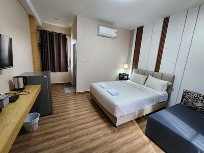 LeMae Residence
