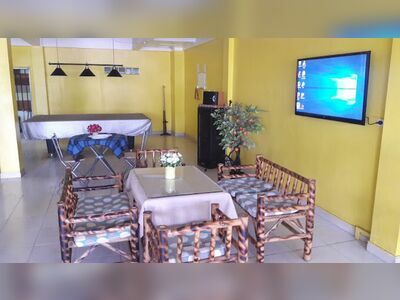 Lemon Lounge