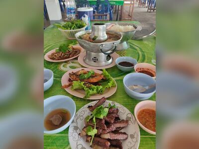 Sang Phee Nong (Dinosaur Restaurant)