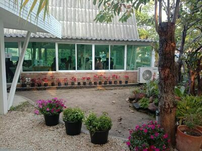 Suan Ahan Sra Loi Ruang Pae Lampang