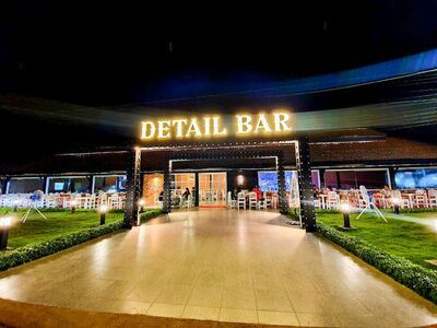 Detail Bar