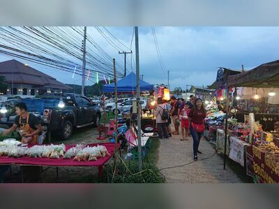 Khlong Thom Tai Mueang Market