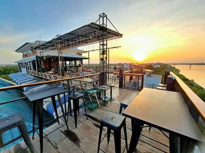Chomkhong Sky View Bar