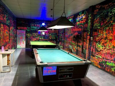Audi Bar