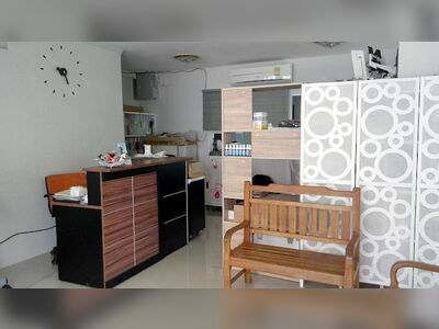 Siri Rak Eye Clinic