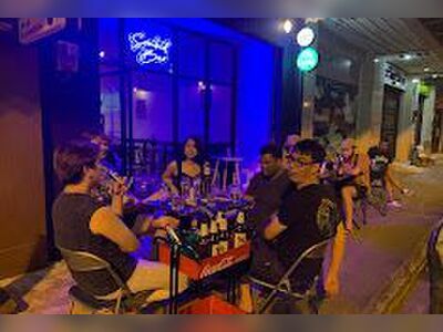 Somkid Bar