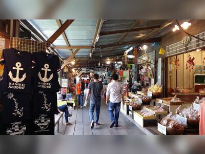 Koh Kloi Floating Market