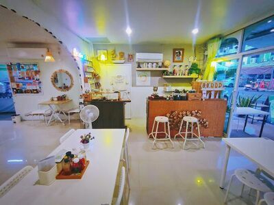 Imboon Breakfast Restaurant Behind Wat Mahathat