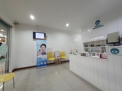 Dr. Noppanokpan Eye Clinic