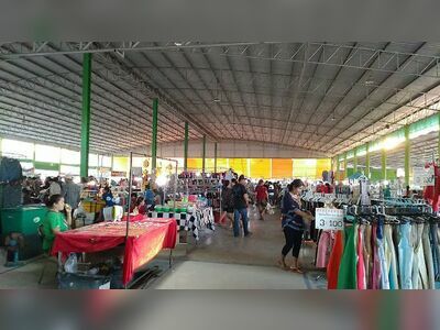 Thung Lom Market