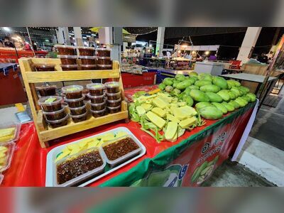 Ubon Charoen Sri Market