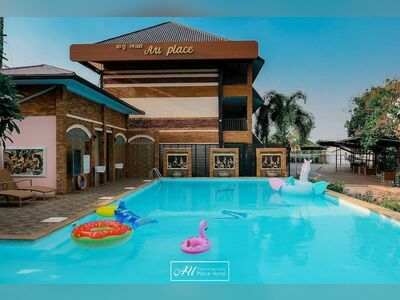 Au Place Hotel