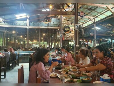 Pelayuan Restaurant, Phetchaburi